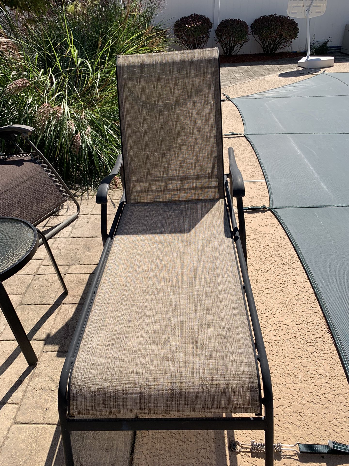 Fortunoff Relaxing Pool Chair- Slightly Damaged 