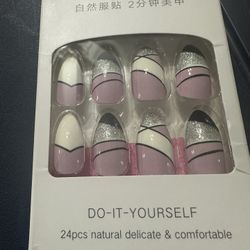 Press On Nail 24 Set