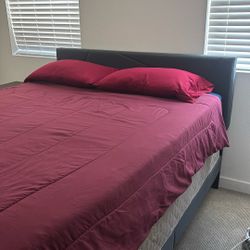 Full Size Bed/Frame
