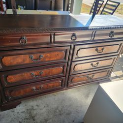 Long Dresser  W/  Night Stand 