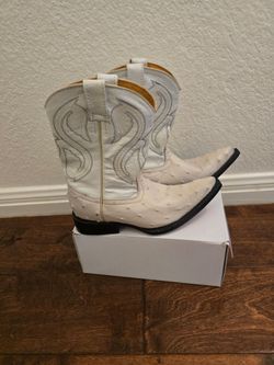 Brand new- Original priced at $125
Boys Ostrich Pointed Toe Boots-  Size 13.5