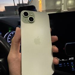 iPhone 15 Plus (cricket)