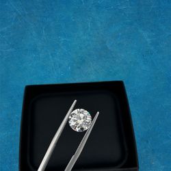 Lab-grown Round Shape Certified Diamond With Certified 
