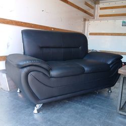 ** Small Loveseat 