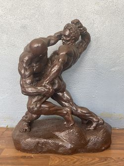 sculpture “The Wrestlers”