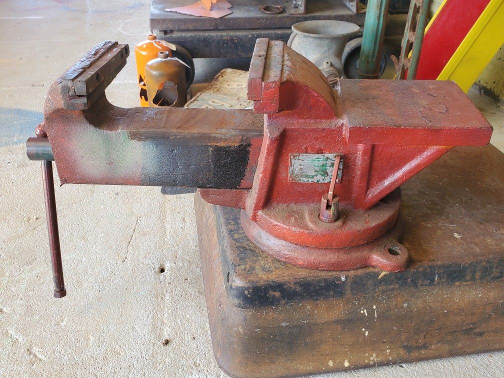  Shop Vise 6" Jaws Opens 7 5/8"