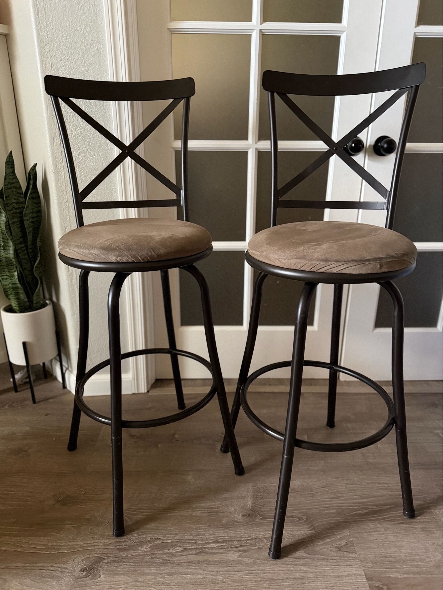 Bar Height Stools (Set of 2)