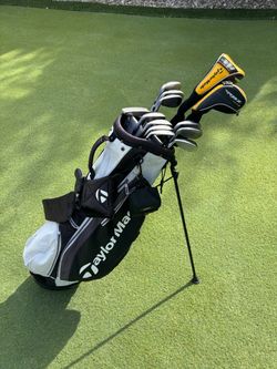 Complete TaylorMade RBZ / r7 Set (13 Clubs + TM Stand hhBag) - Stiff Flex - New IOMIC Grips