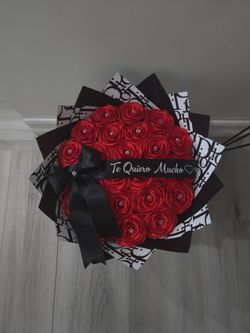 Eternal Rose Bouquet With Diamonds