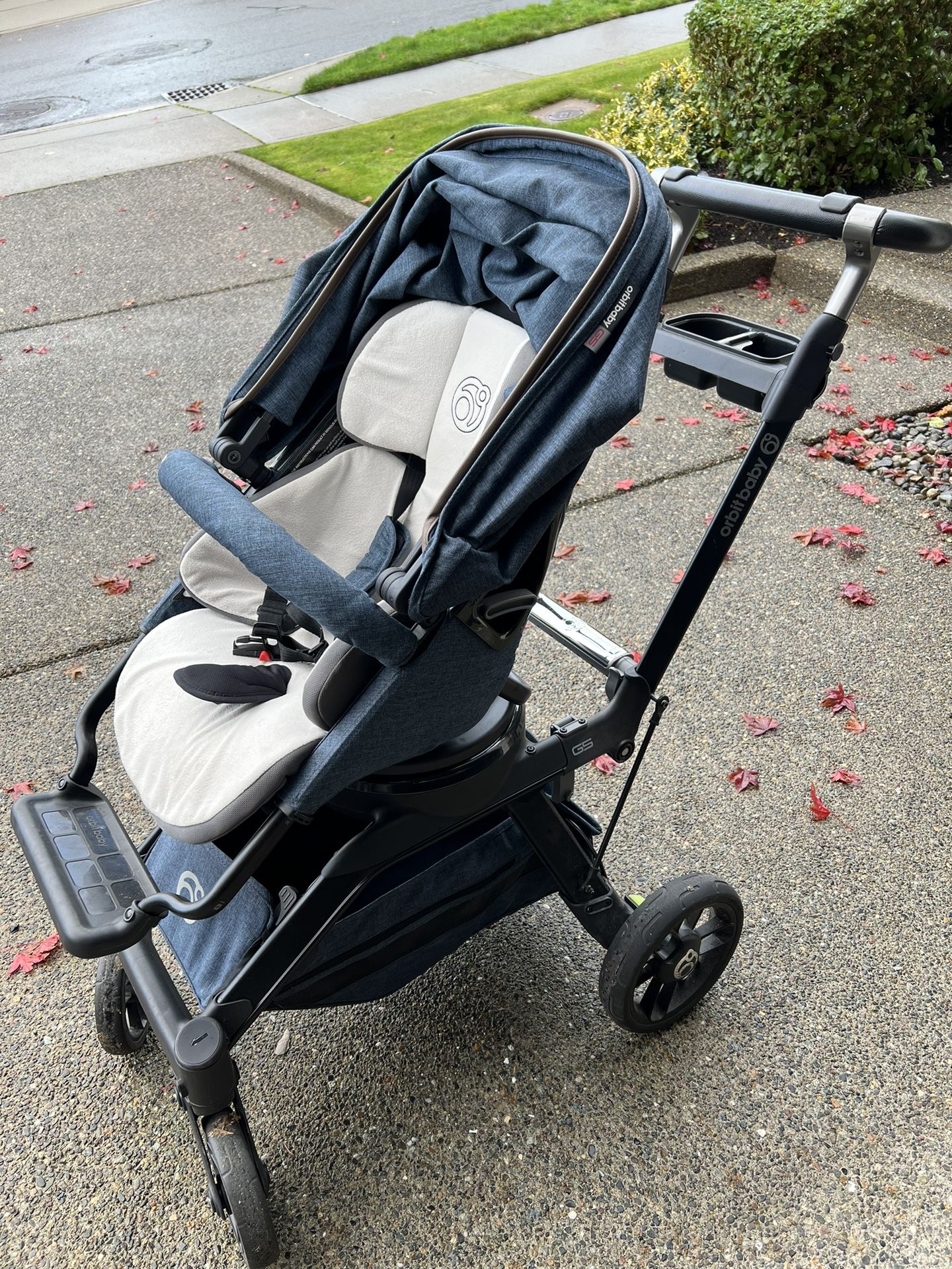 Orbit Baby G5 Infant Car Seat + Stroller + Bases