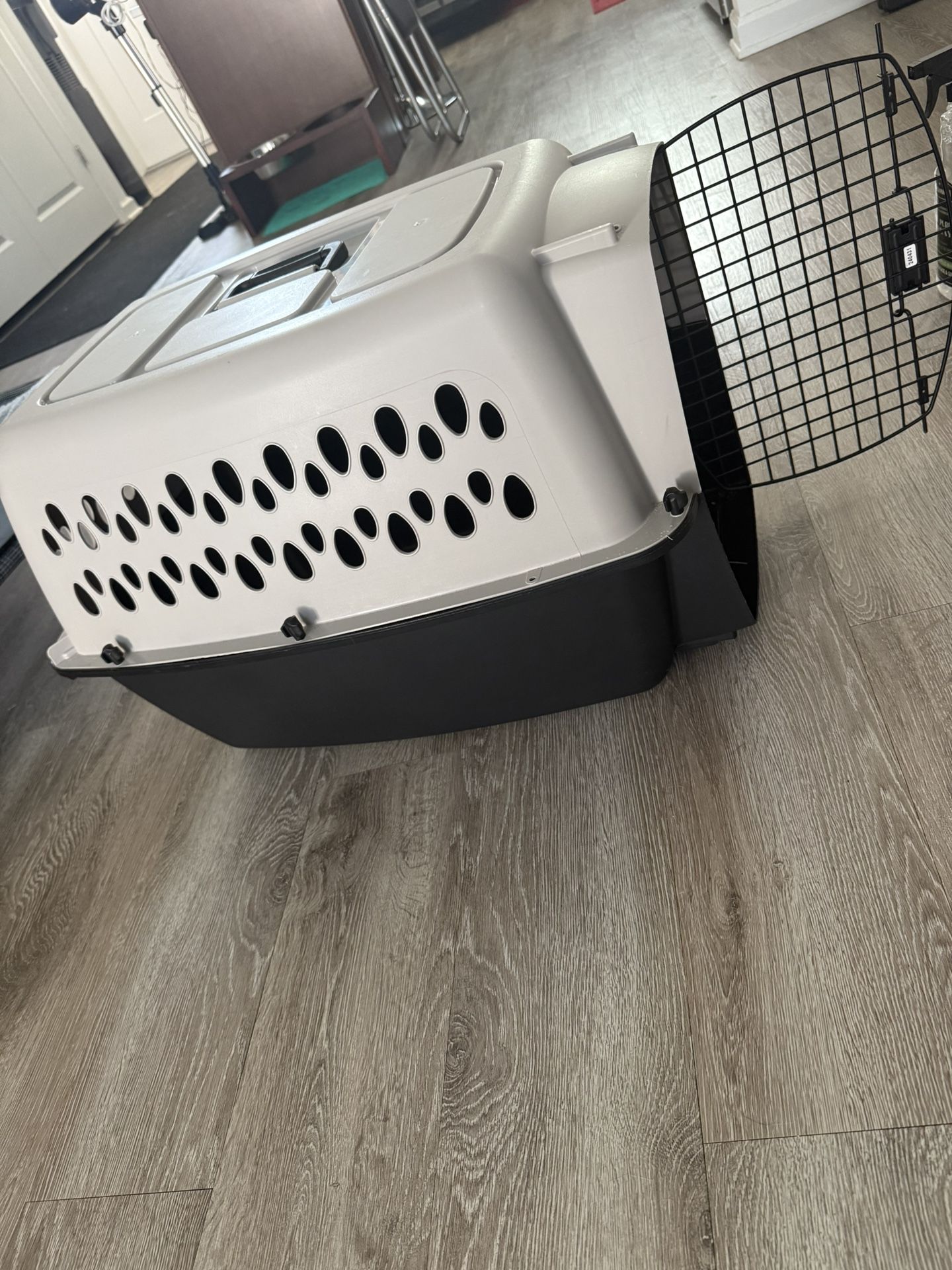 Dog crate