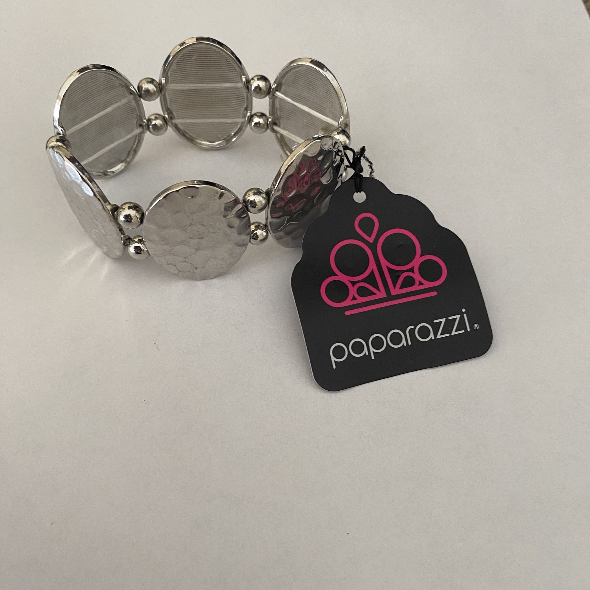 NWT Paparazzi Silver Stretch Bracelet with Disc Design