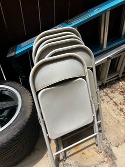 11 Folding Chairs