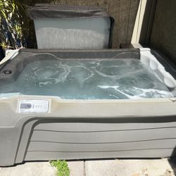 Hot Tub - Freeflow Mini 