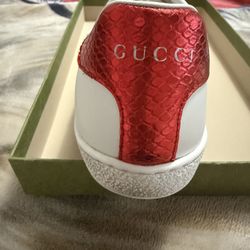 Gucci Women Shoes 