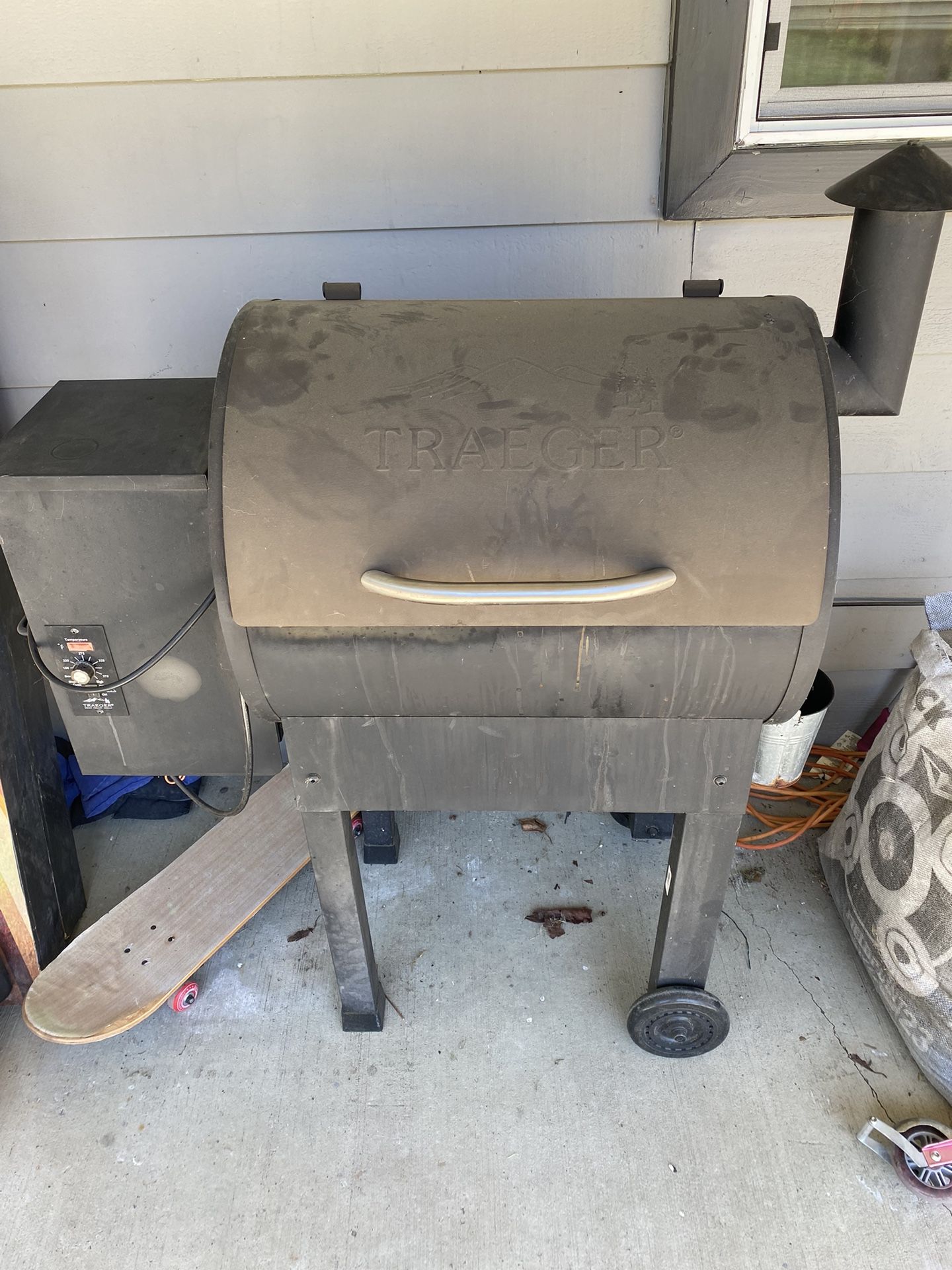 TRAEGER PELLET SMOKER for Sale in Bonney Lake, WA OfferUp