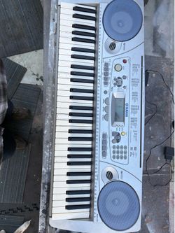A Yamaha PSR 275
