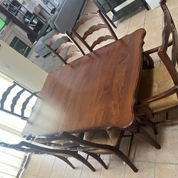 Nichols & Stone  ( Stickley ) Dinning Table, Chairs, Buffet and 2x Leaf