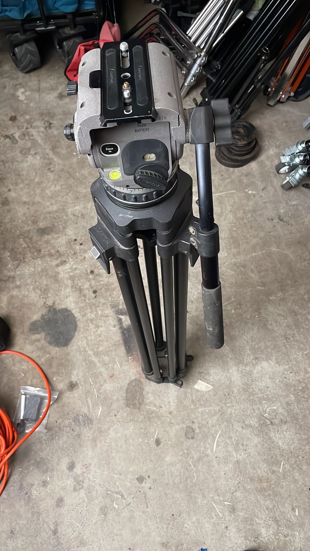 Cartoni Laser Fluid Head +Tripod without Spreaders
