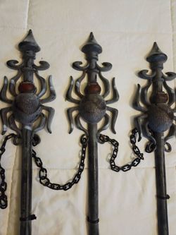 Spooky Spider & Chain Halloween Fence Decoration, Plastic, 21" tall, 10 stakes