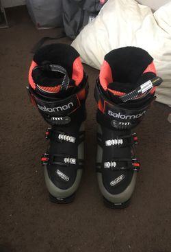 Salomon Quest 90 ski boots