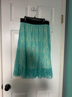 LuLaRoe Lucy Lace Skirt – Turquoise/Aqua – Size Medium