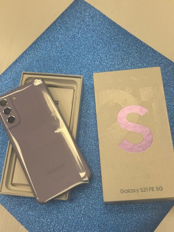 Unlocked Samsung Galaxy S21 FE Purple Open Box Like New