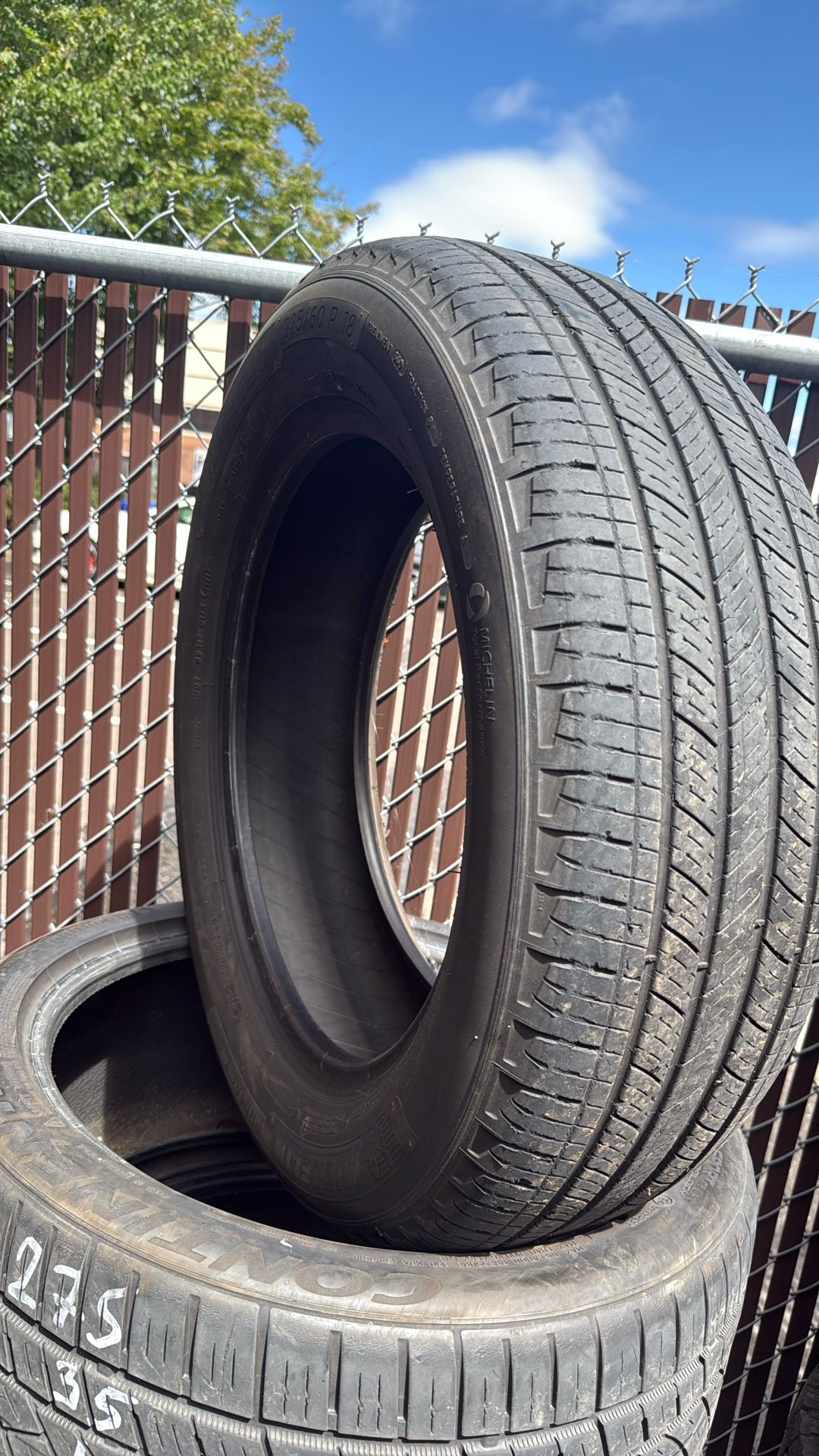 1 Used Tire 225/60/18 Michelin