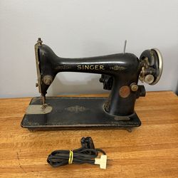 Antique Singer Model 66 Sewing Machine UNTESTED Needs Work As Is