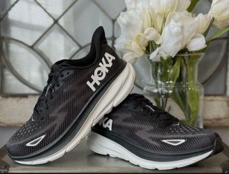 NEW HOKA ONE ONE Clifton Women's Running Sneakers, Black/White, Size 6 US