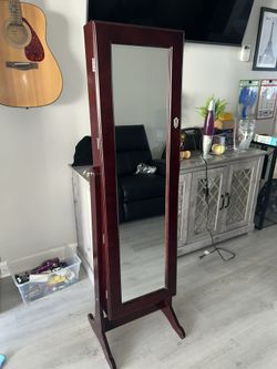 Mirror Stand Up Jewelry Box With Key 
