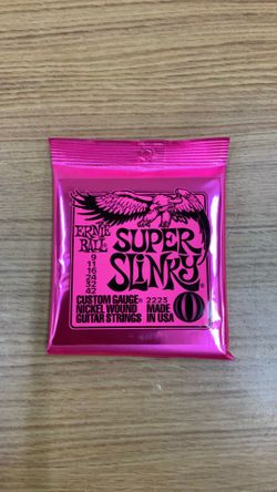 ERNIE BALL SUPER SLINKY.