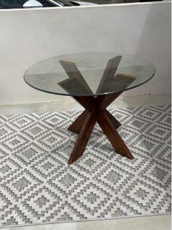 Circular table