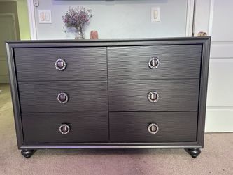 Twin bedroom set for a little girl that likes BLING!!