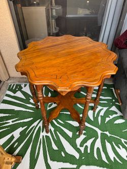 Antique Wood Side Table Scalloped Edge