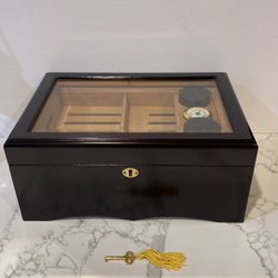 Quality Importers lL Duomo Cigar Humidor with key