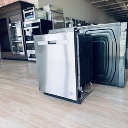New Whirlpool - 24" Top Control Built-In Dishwasher with Boost Cycle and 55 dBA - Stainless Steel Model: WDP540HAMZ
