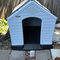 Free Dog House