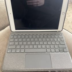 iPad 7th Gen With Logitech Trackpad And Case
