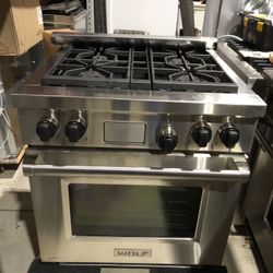 Wolf 30” Stainless Steel Dual Fuel Gas Range Stove