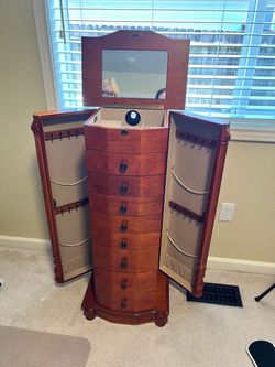 Honey & Ives Jewelry Armoire