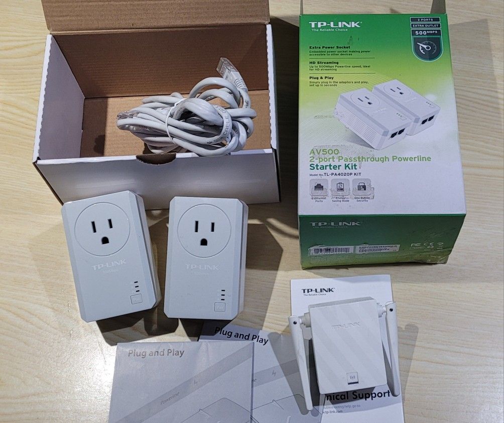 2  TP LINK AV500 WIFI EXTENDERS    Plus  1 extra range extender