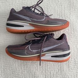 Gt cut violet crimson Size 10