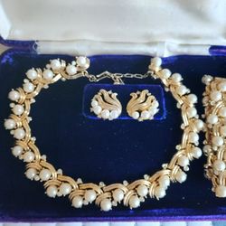 Vintage Jewelry Set