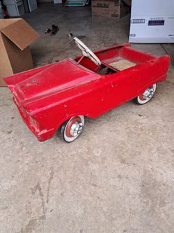 Pedal car