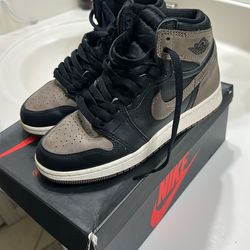 Jordan 1 Palomino Size4y