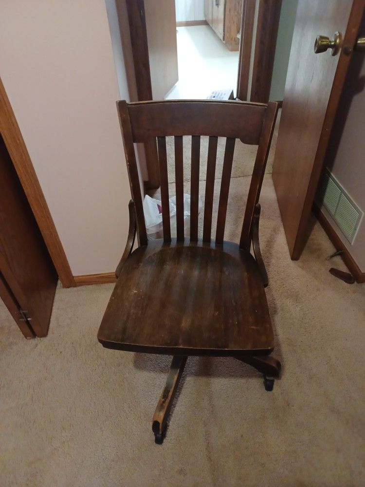 Antique Milwaukee Chair Company