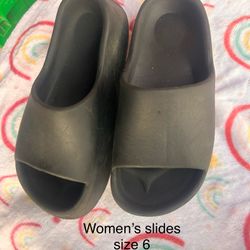 Women’s Size 6 Slides. 