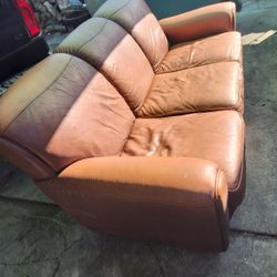 💯% Leather Couch No Rips.76"