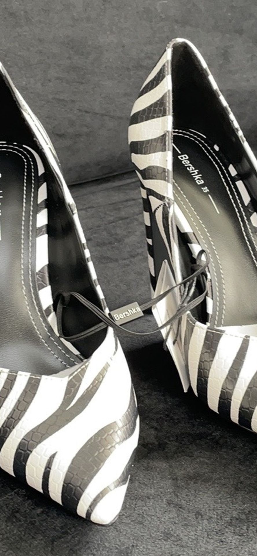 Animal print high-heel shoes